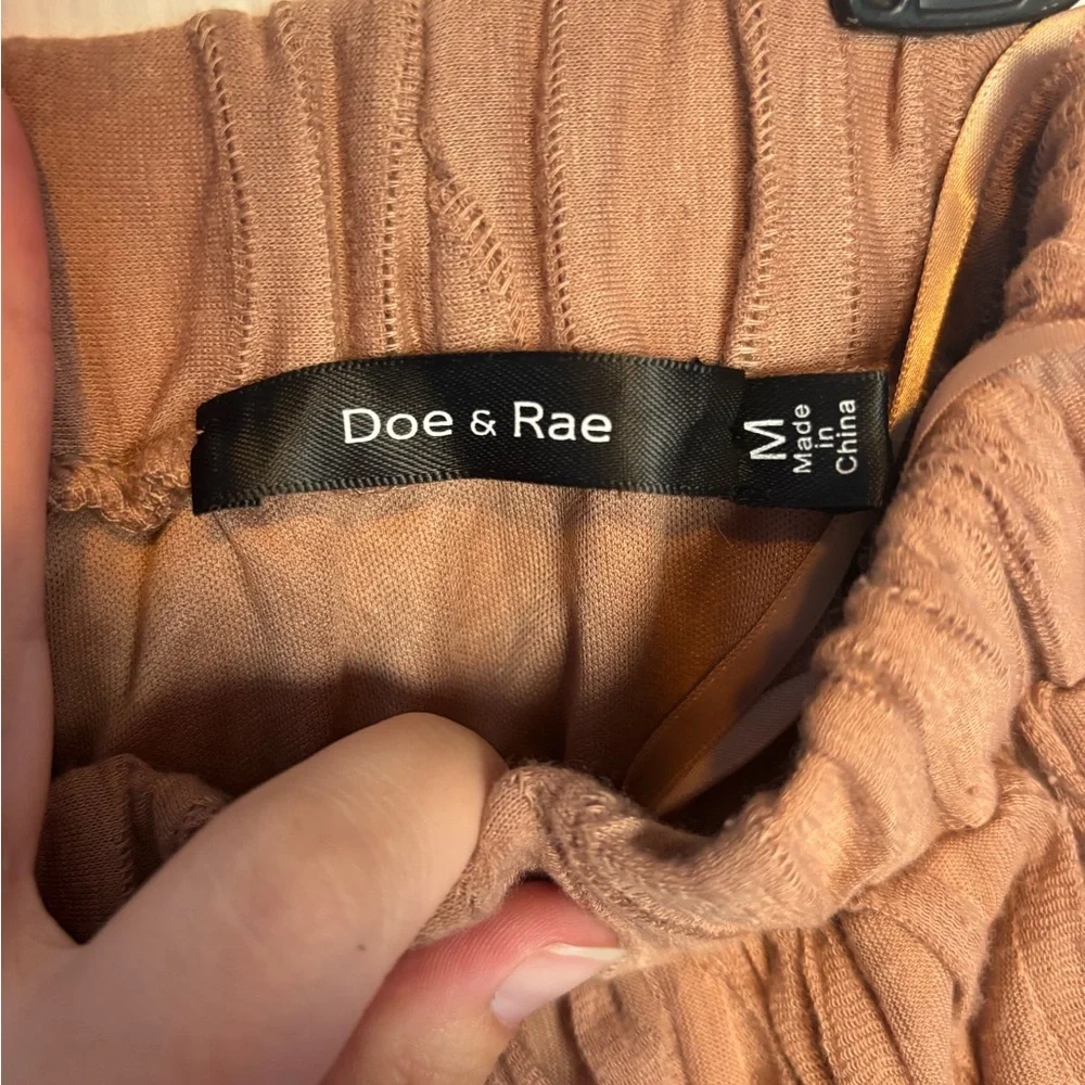 Doe & Rae Textured Mauve Midi Skirt - Picture 2 of 4